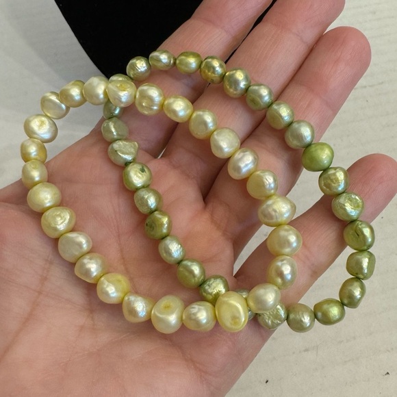 Jewelry Lot Faux Turquoise and Fresh Water Pearls Necklace and Bracelets - Picture 12 of 13